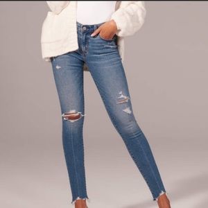 Abercrombie Mid Rise cropped destroyed Jeans